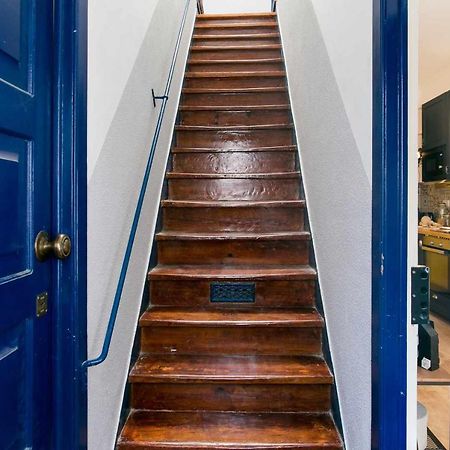 Charming Lisbon Home With Terrace St Amaro Екстериор снимка