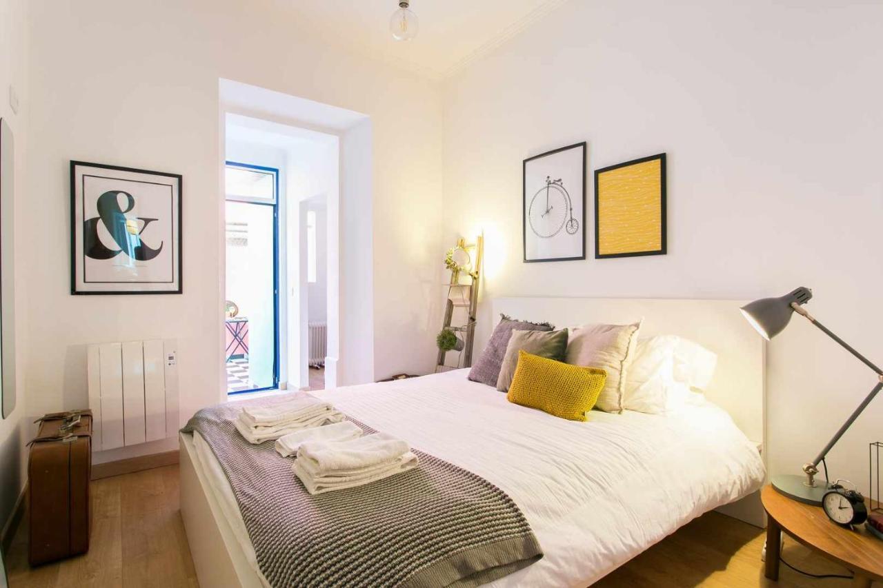 Charming Lisbon Home With Terrace St Amaro Екстериор снимка