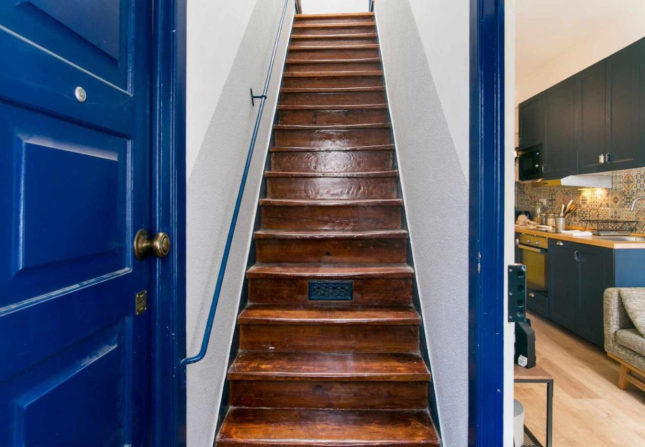 Charming Lisbon Home With Terrace St Amaro Екстериор снимка